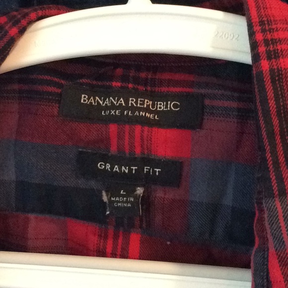 4 Button down Men’s shirt - Picture 5 of 10